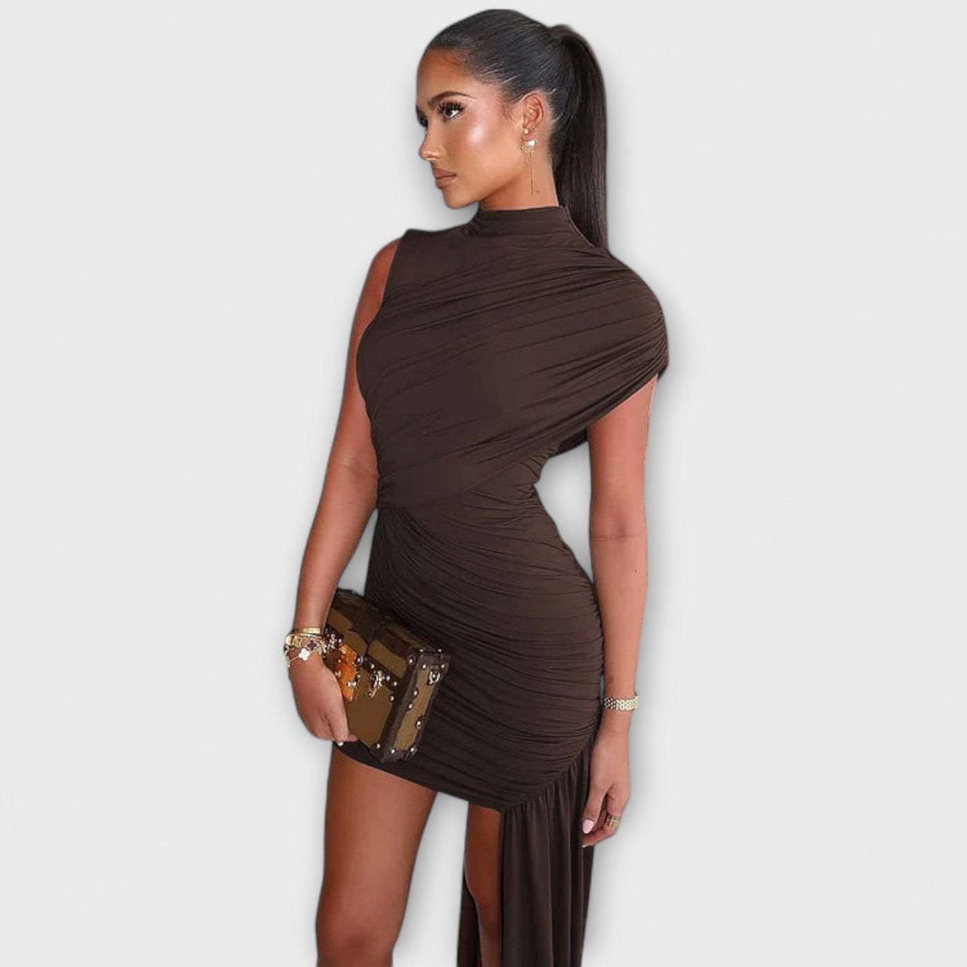 Lila - Robe élégante et ajustée avec col rond et plis