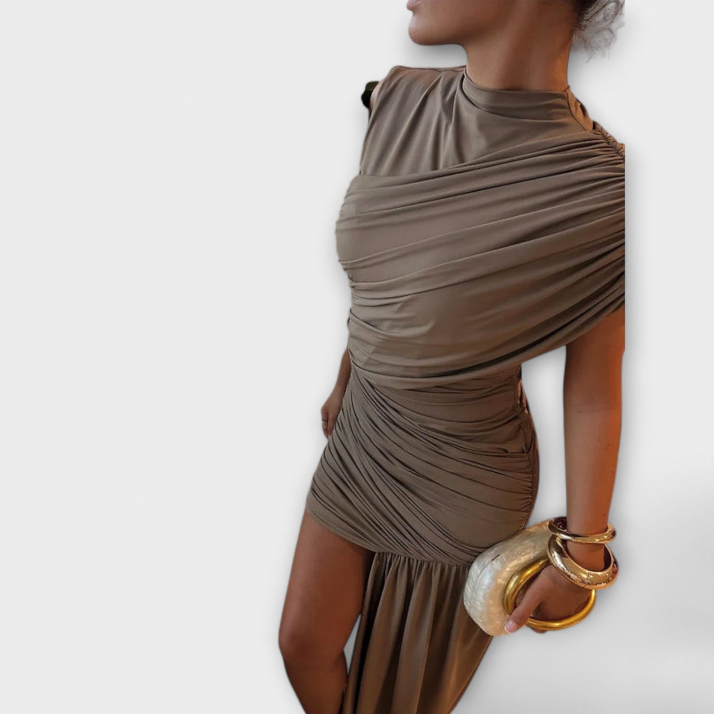 Lila - Robe élégante et ajustée avec col rond et plis